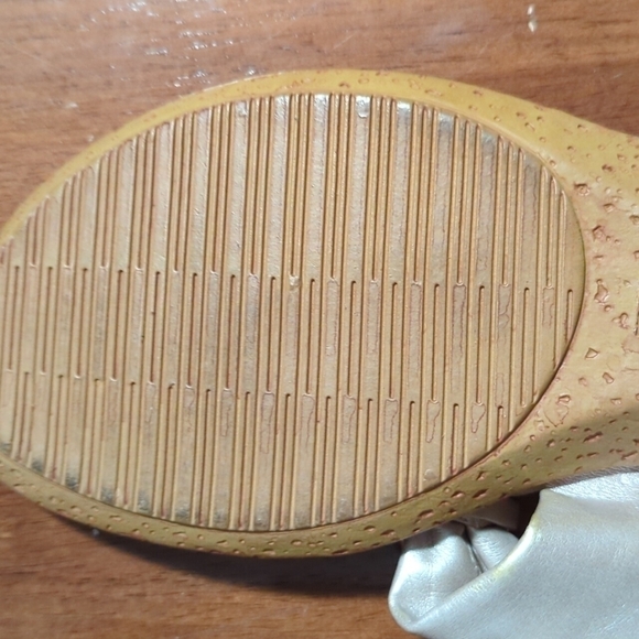 WHITE mountain 9M gold sparkle sandals thong beach wedding flip flops bridal - Picture 9 of 11